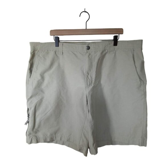COLUMBIA Tan 10 Inch Cargo Cotton Blend Shorts Sz 42 - Picture 1 of 5